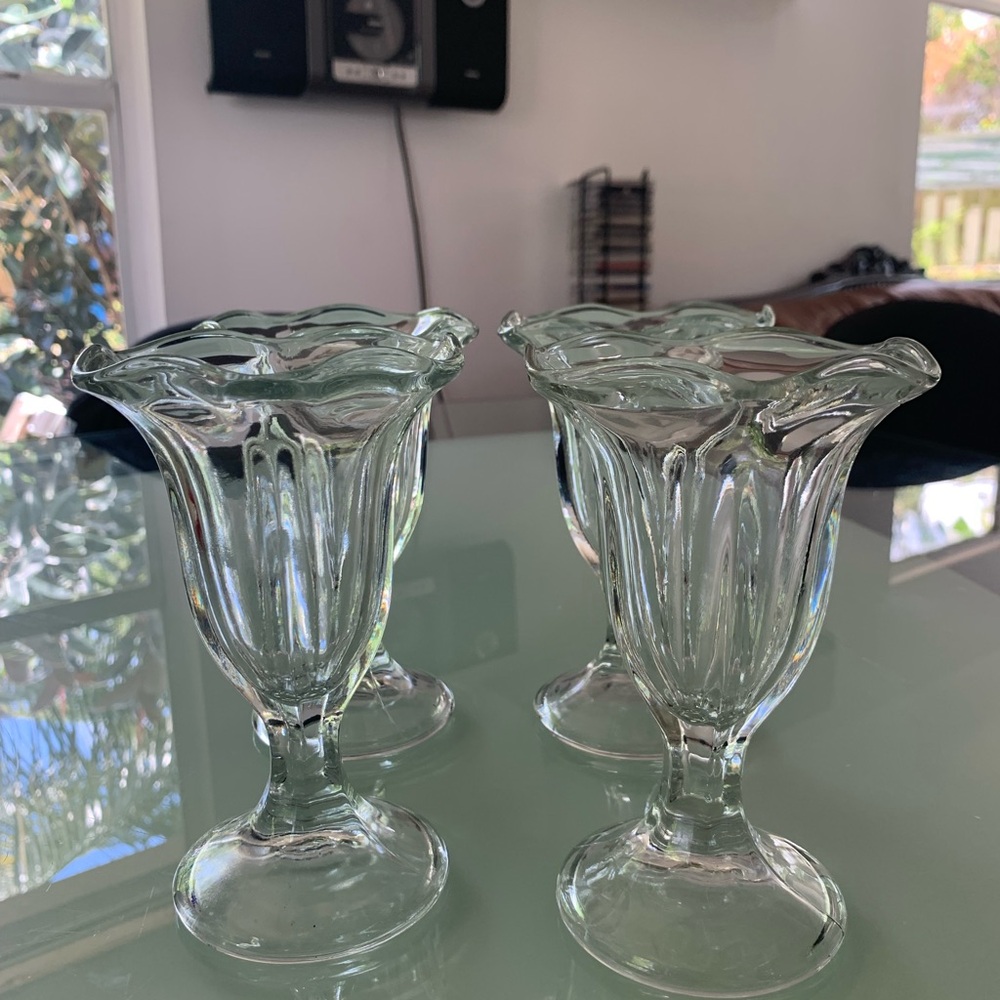 Wonderful  Vintage Art Deco Glass Sundae Jelly Dish In A Chippendale Style X 4